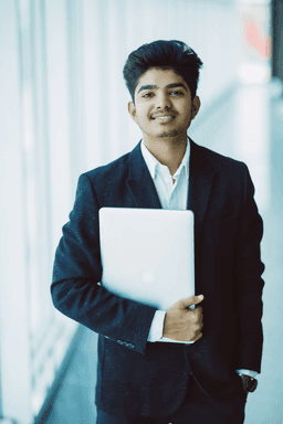  Karan Mehta